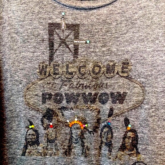“A Powwow Welcome” Native American gray t-shirt embellished with rhinestones - Picture 4 of 15